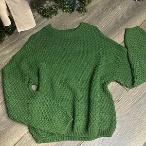 Universal threads green crewneck
